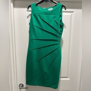 EUC worn once flattering green dress.